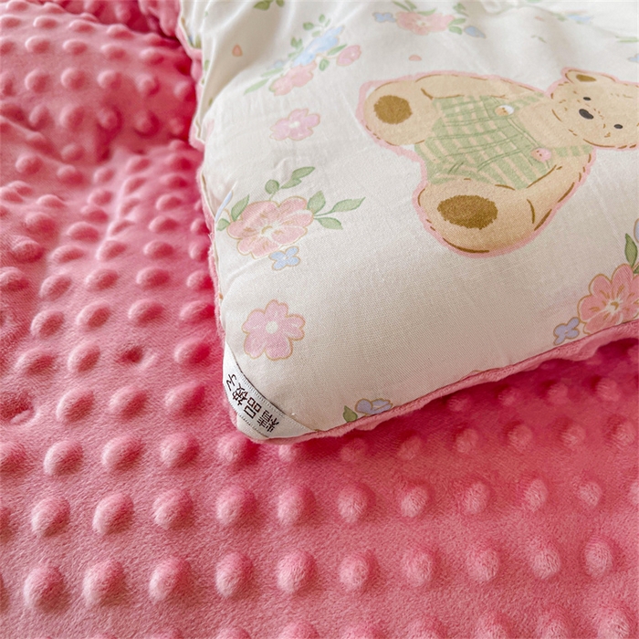 91家纺网 家纺一手货源 找家纺 小石头家纺 2025新款A类全棉纯棉印花豆豆绒大豆被冬被春秋被被子被芯 花园小熊