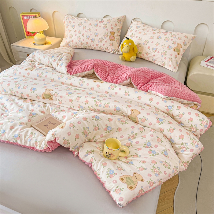 91家纺网 家纺一手货源 找家纺 小石头家纺 2025新款A类全棉纯棉印花豆豆绒大豆被冬被春秋被被子被芯 花园小熊