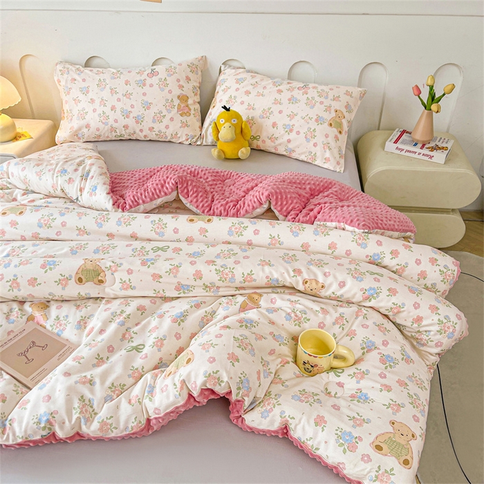 91家纺网 家纺一手货源 找家纺 小石头家纺 2025新款A类全棉纯棉印花豆豆绒大豆被冬被春秋被被子被芯 花园小熊