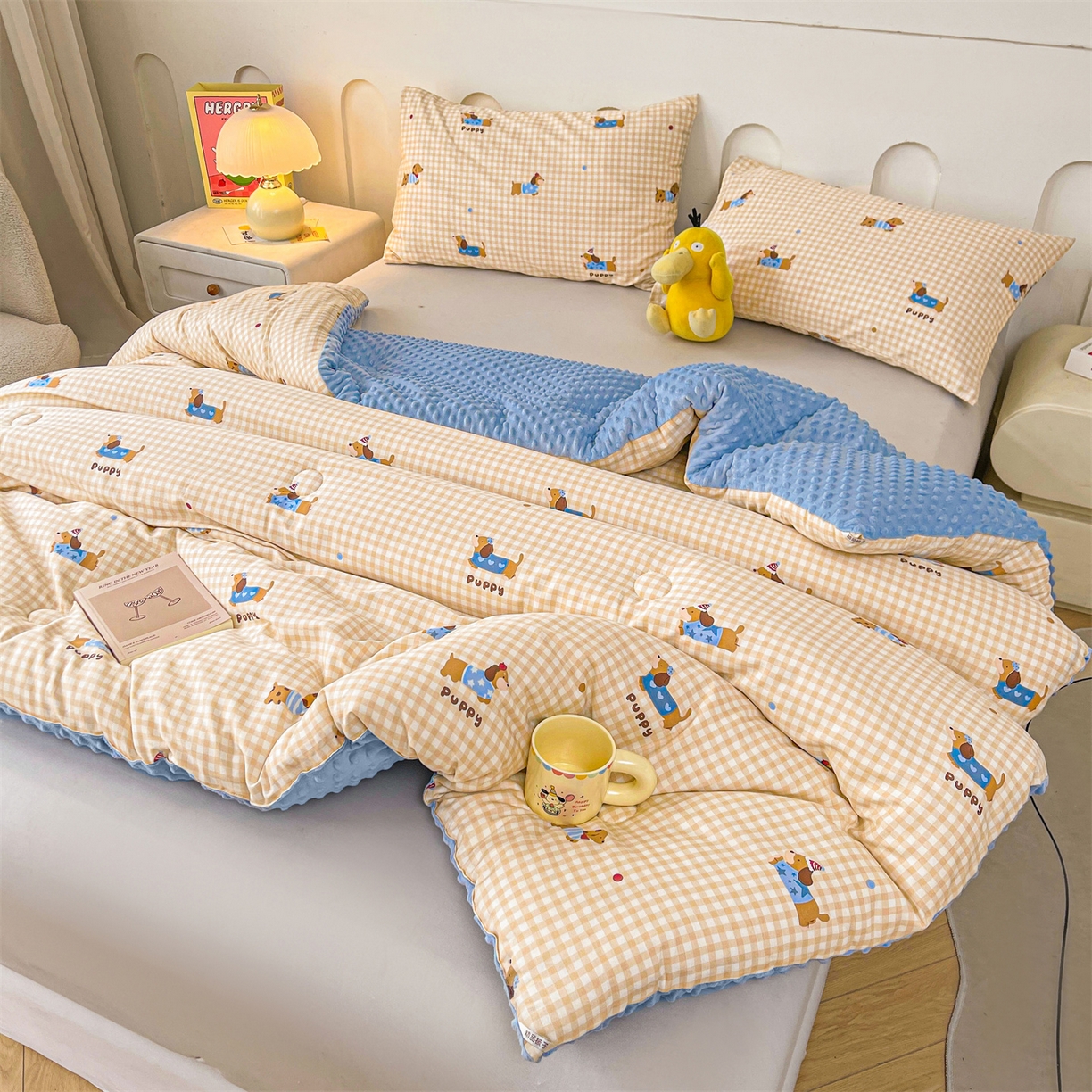 91家纺网 家纺一手货源 找家纺 小石头家纺 2025新款A类全棉纯棉印花豆豆绒大豆被冬被春秋被被子被芯 腊肠狗