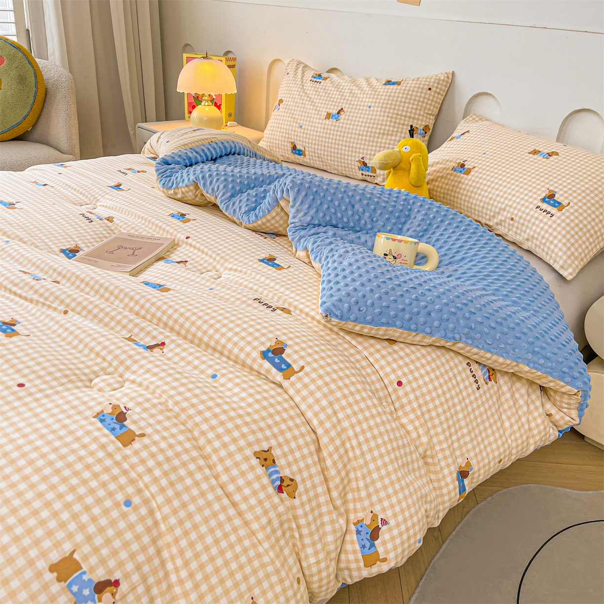 91家纺网 家纺一手货源 找家纺 小石头家纺 2025新款A类全棉纯棉印花豆豆绒大豆被冬被春秋被被子被芯 腊肠狗