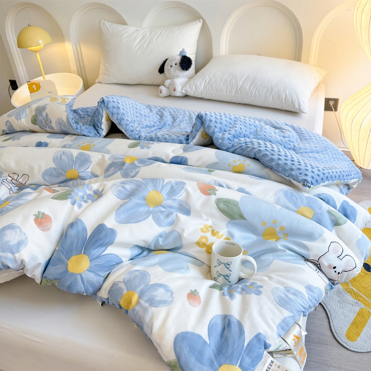 91家纺网 家纺一手货源 找家纺 小石头家纺 2025新款A类全棉纯棉印花豆豆绒大豆被冬被春秋被被子被芯 蓝色花海