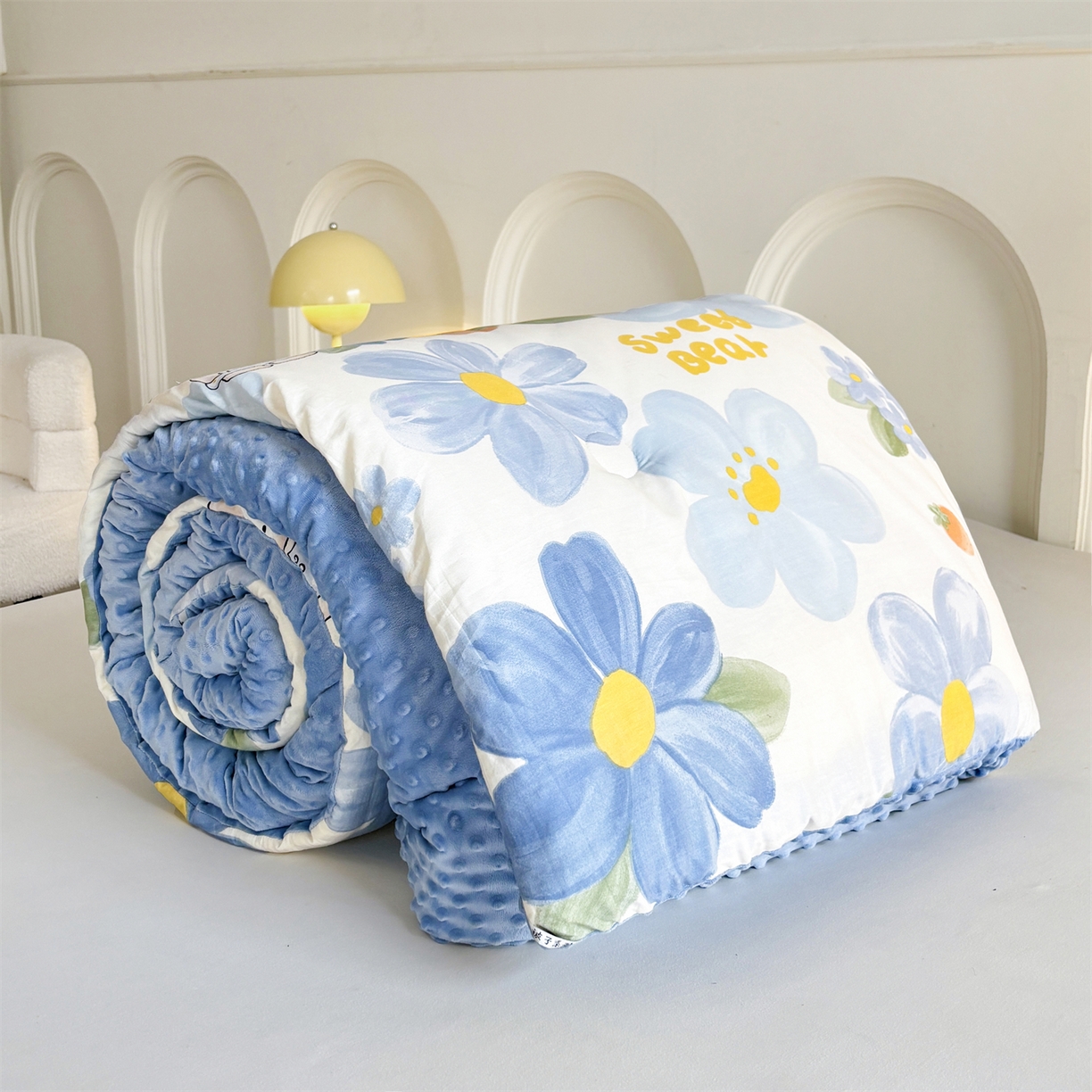 91家纺网 家纺一手货源 找家纺 小石头家纺 2025新款A类全棉纯棉印花豆豆绒大豆被冬被春秋被被子被芯 蓝色花海