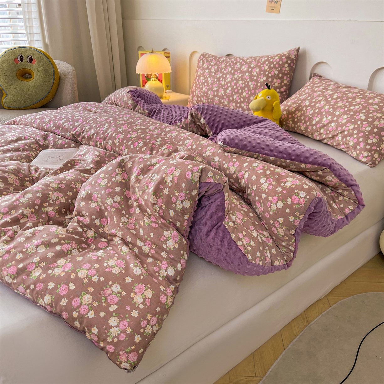 91家纺网 家纺一手货源 找家纺 小石头家纺 2025新款A类全棉纯棉印花豆豆绒大豆被冬被春秋被被子被芯 群芳争艳