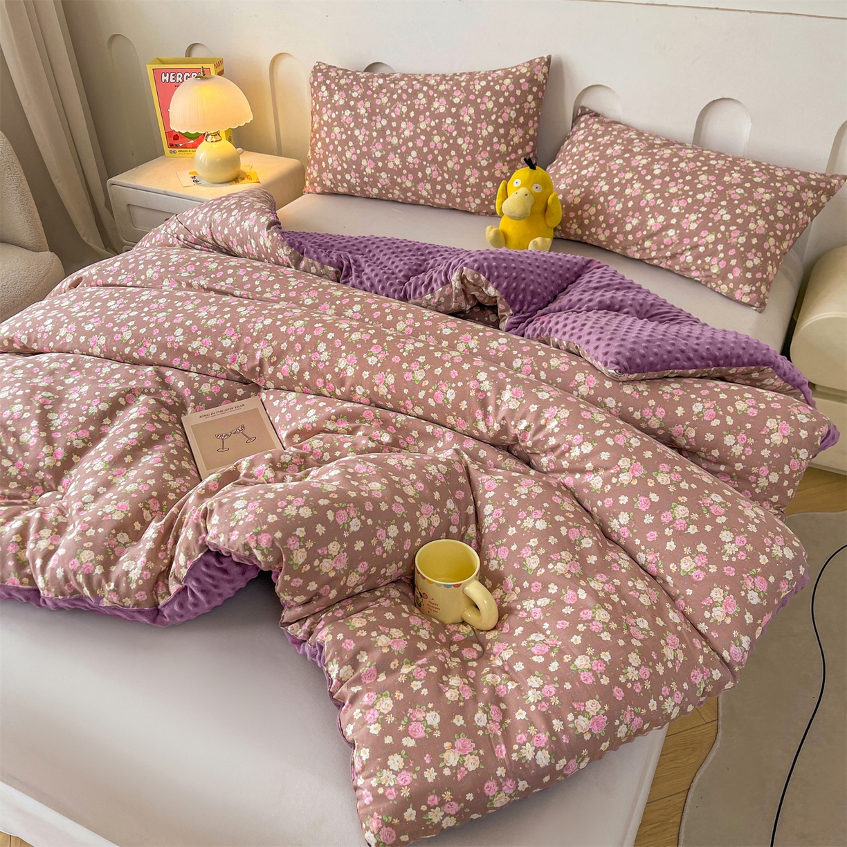 91家纺网 家纺一手货源 找家纺 小石头家纺 2025新款A类全棉纯棉印花豆豆绒大豆被冬被春秋被被子被芯 群芳争艳