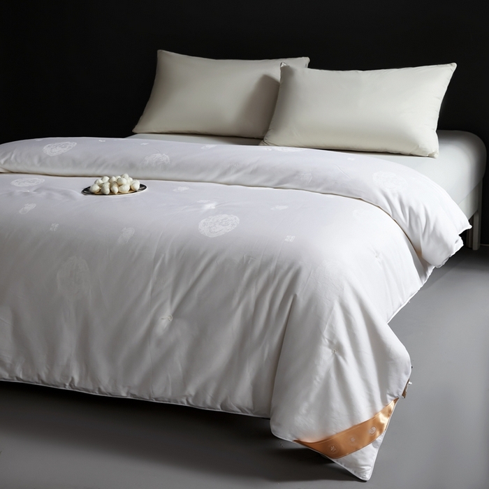 91家纺网 家纺一手货源 找家纺 金同成 2025新款婚庆被冬被子母被春秋被四季被60支全棉龙凤喜字提花蚕丝被 雪莹白