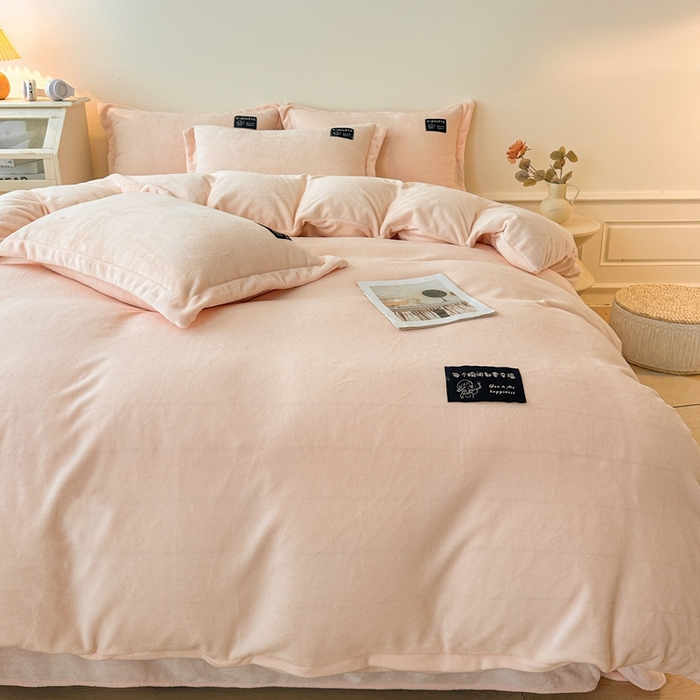 91家纺网 家纺一手货源 找家纺 （总）莱越家纺 2025新款高克重牛奶绒纯色贴标款四件套（8斤重）