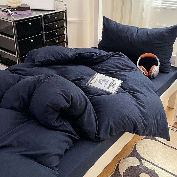 91家纺网 家纺一手货源 找家纺 梦卓家纺 2025新款学生宿舍上下铺纯色水洗棉三件套 宝石蓝