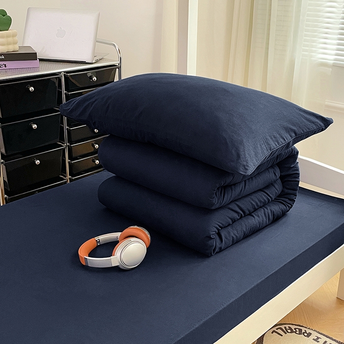 91家纺网 家纺一手货源 找家纺 梦卓家纺 2025新款学生宿舍上下铺纯色水洗棉三件套 宝石蓝