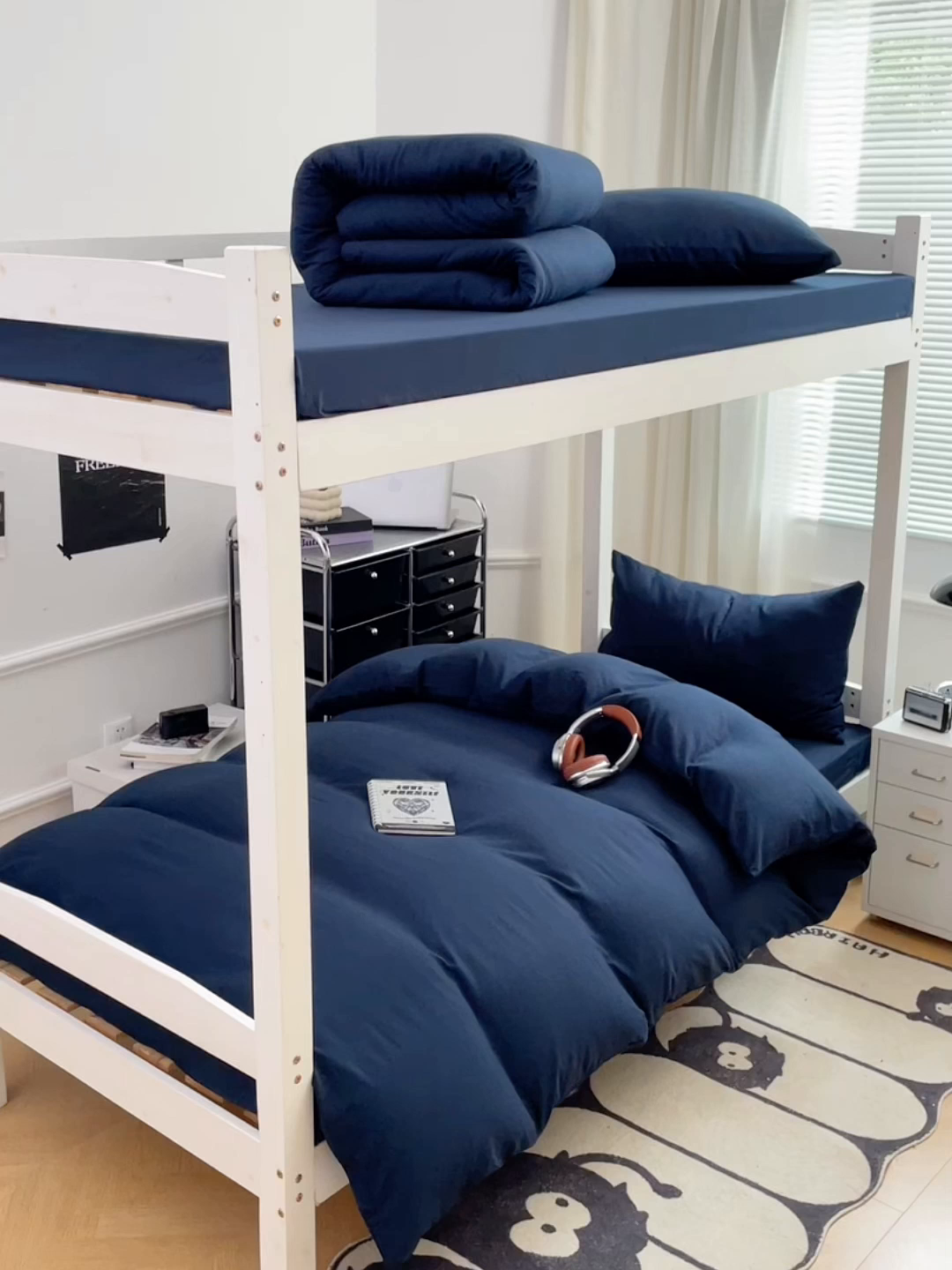 91家纺网 家纺一手货源 找家纺 梦卓家纺 2025新款学生宿舍上下铺纯色水洗棉三件套 宝石蓝