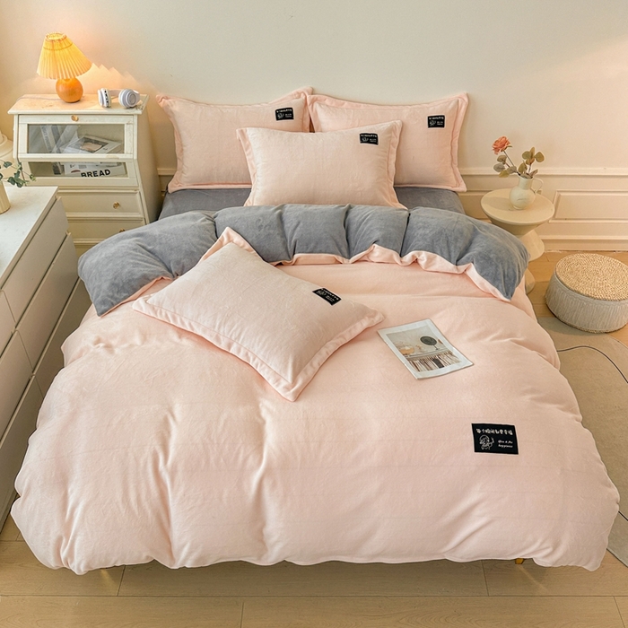 莱越家纺 2025新款高克重牛奶绒纯色贴标款四件套（8斤重） 贴标-淡雅玉+绅士灰
