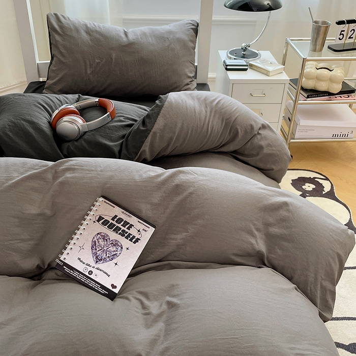 91家纺网 家纺一手货源 找家纺 梦卓家纺 2025新款学生宿舍上下铺纯色水洗棉三件套 魅影深灰