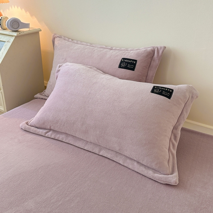 91家纺网 家纺一手货源 找家纺 莱越家纺 2025新款高克重牛奶绒纯色贴标款四件套（8斤重） 贴标-典雅紫