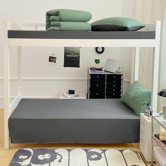 91家纺网 家纺一手货源 找家纺 梦卓家纺 2025新款学生宿舍上下铺纯色水洗棉三件套 抹茶绿深灰