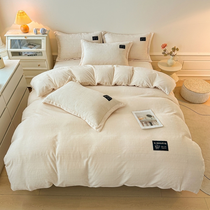 莱越家纺 2025新款高克重牛奶绒纯色贴标款四件套（8斤重） 贴标-米白