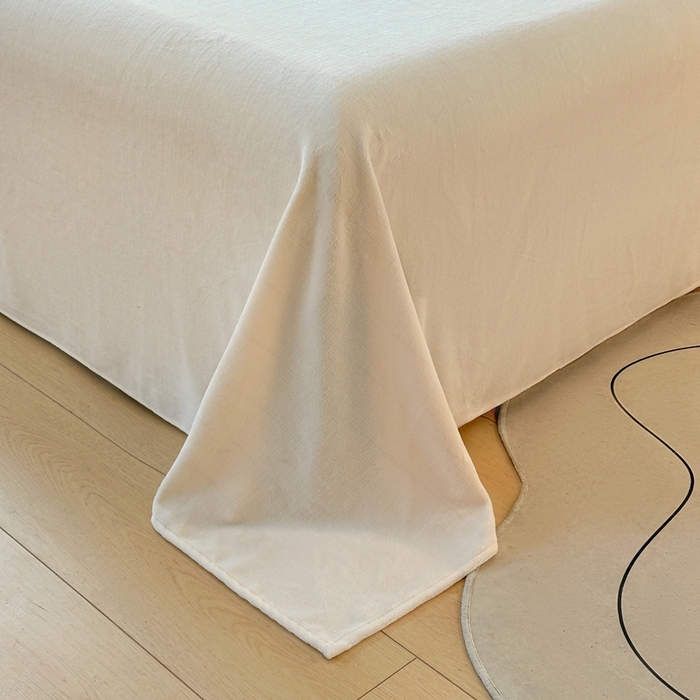 91家纺网 家纺一手货源 找家纺 莱越家纺 2025新款高克重牛奶绒纯色贴标款四件套（8斤重） 贴标-米白