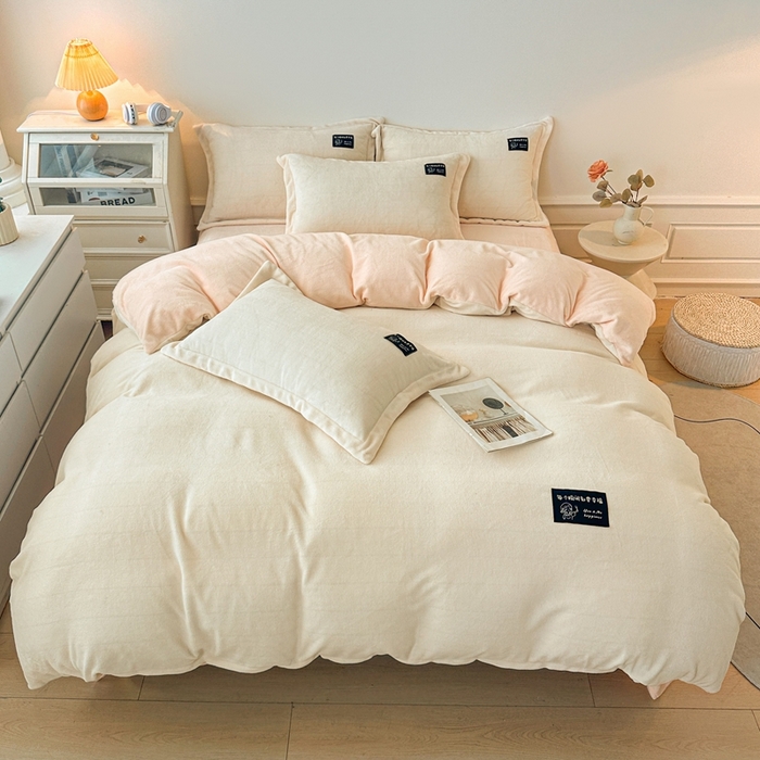 莱越家纺 2025新款高克重牛奶绒纯色贴标款四件套（8斤重） 贴标-米白+淡雅玉