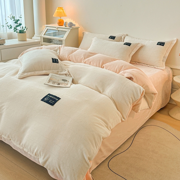 91家纺网 家纺一手货源 找家纺 莱越家纺 2025新款高克重牛奶绒纯色贴标款四件套（8斤重） 贴标-米白+淡雅玉