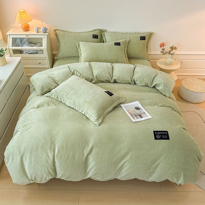 莱越家纺 2025新款高克重牛奶绒纯色贴标款四件套（8斤重） 贴标-牛奶果绿