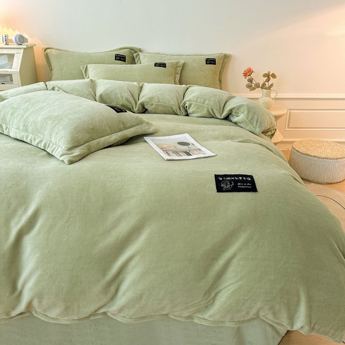 91家纺网 家纺一手货源 找家纺 莱越家纺 2025新款高克重牛奶绒纯色贴标款四件套（8斤重） 贴标-牛奶果绿