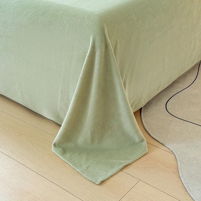 91家纺网 家纺一手货源 找家纺 莱越家纺 2025新款高克重牛奶绒纯色贴标款四件套（8斤重） 贴标-牛奶果绿