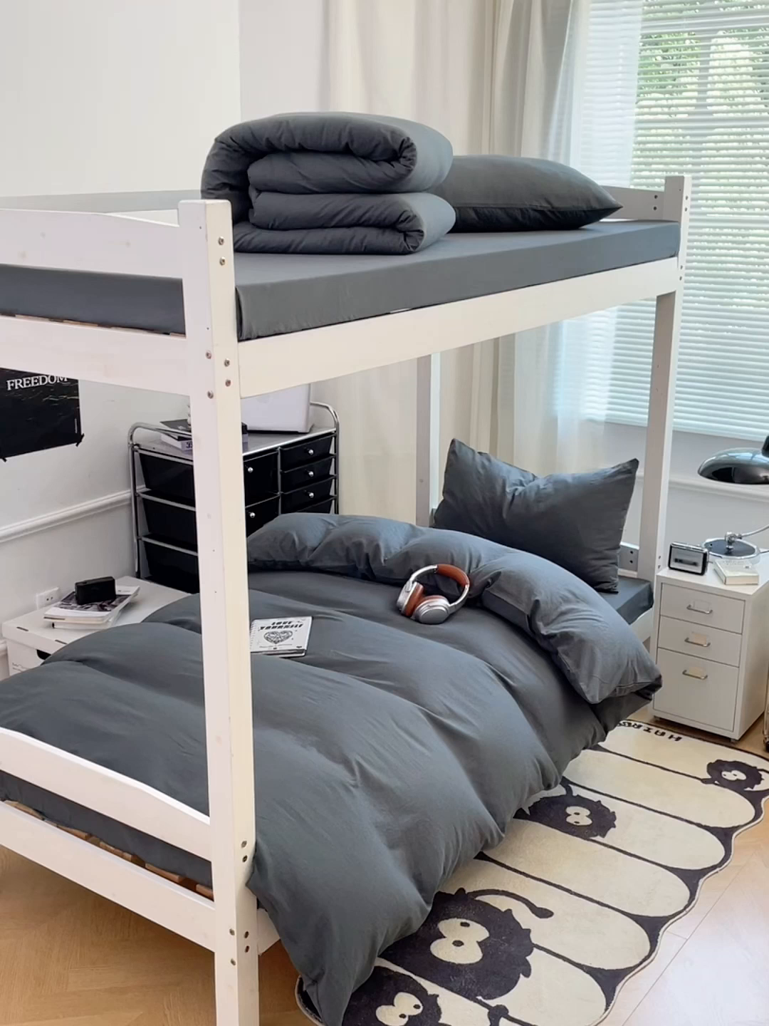 91家纺网 家纺一手货源 找家纺 梦卓家纺 2025新款学生宿舍上下铺纯色水洗棉三件套 深灰