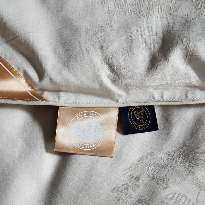 91家纺网 家纺一手货源 找家纺 金同成 2025新款婚庆被冬被子母被春秋被四季被60支全棉龙凤喜字提花蚕丝被 静雅灰