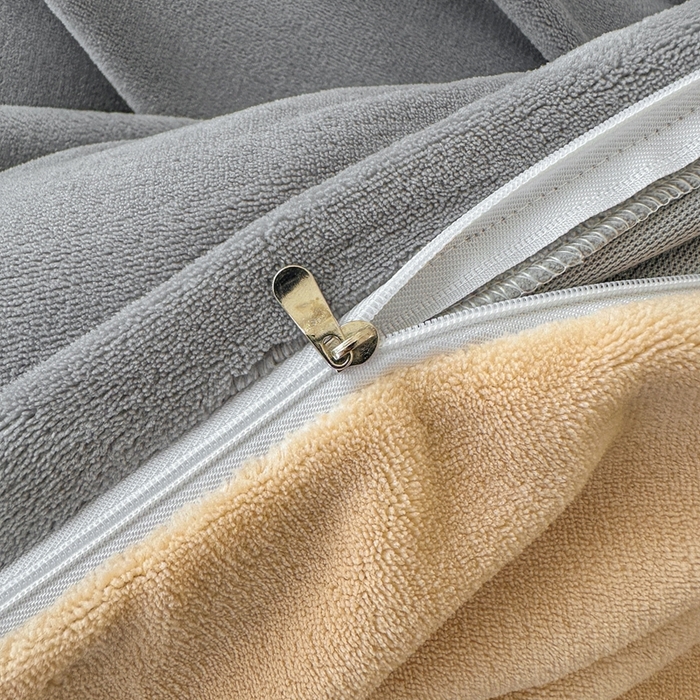 91家纺网 家纺一手货源 找家纺 莱越家纺 2025新款高克重牛奶绒纯色贴标款四件套（8斤重） 贴标-绅士灰+香槟金