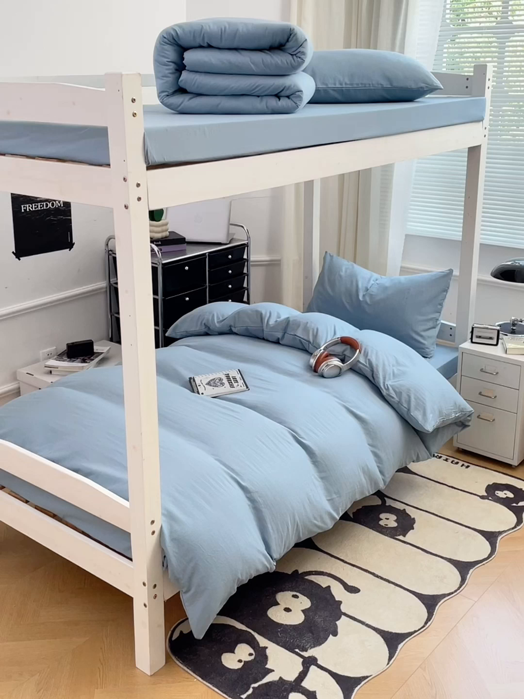 91家纺网 家纺一手货源 找家纺 梦卓家纺 2025新款学生宿舍上下铺纯色水洗棉三件套 雾霾蓝