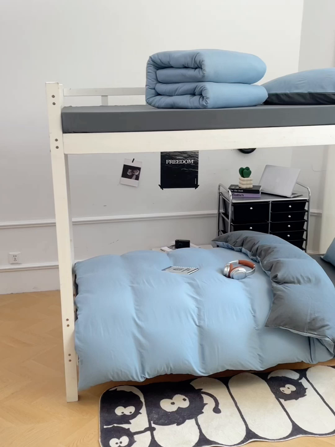 91家纺网 家纺一手货源 找家纺 梦卓家纺 2025新款学生宿舍上下铺纯色水洗棉三件套 雾霾蓝深灰