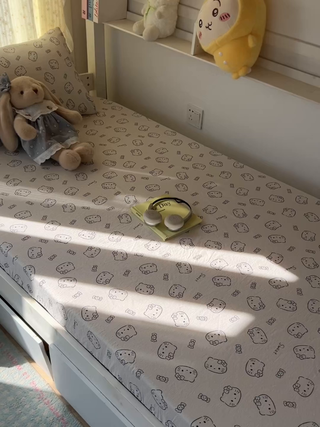91家纺网 家纺一手货源 找家纺 韩巢家纺 2025新款双层纱学生宿舍寝室床笠单件单床笠上下铺防滑床单床垫套 猫咪恋人