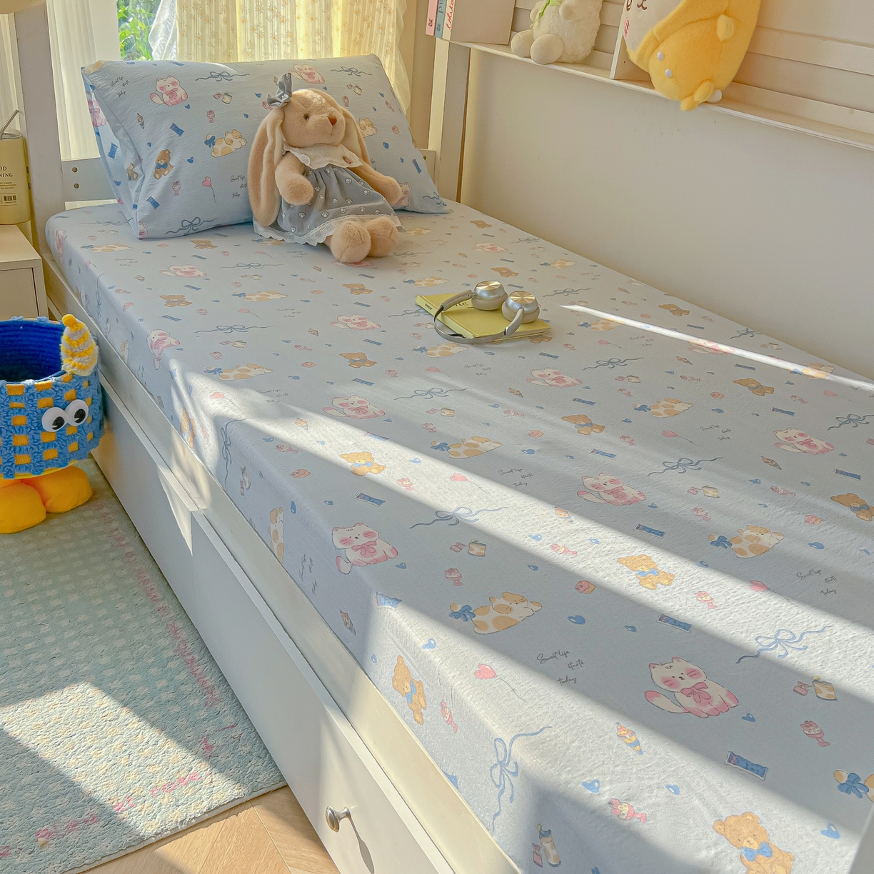 91家纺网 家纺一手货源 找家纺 韩巢家纺 2025新款双层纱学生宿舍寝室床笠单件单床笠上下铺防滑床单床垫套 小猫时光篮