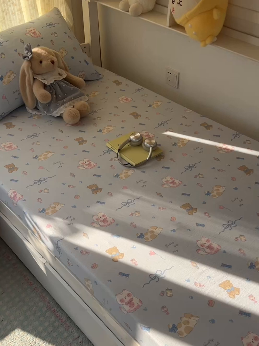 91家纺网 家纺一手货源 找家纺 韩巢家纺 2025新款双层纱学生宿舍寝室床笠单件单床笠上下铺防滑床单床垫套 小猫时光篮