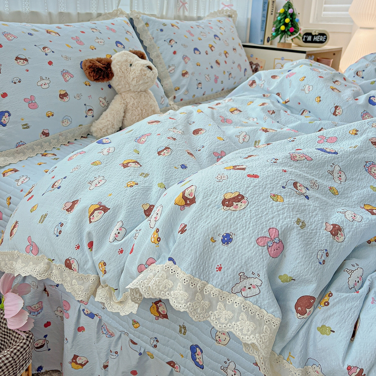 91家纺网 家纺一手货源 找家纺 富米莱（原臻工厂） 2025新款全棉蝴蝶花边热销款韩式云感亲肤棉床盖床裙四件套 阿呆-蓝（蝴蝶花边款）