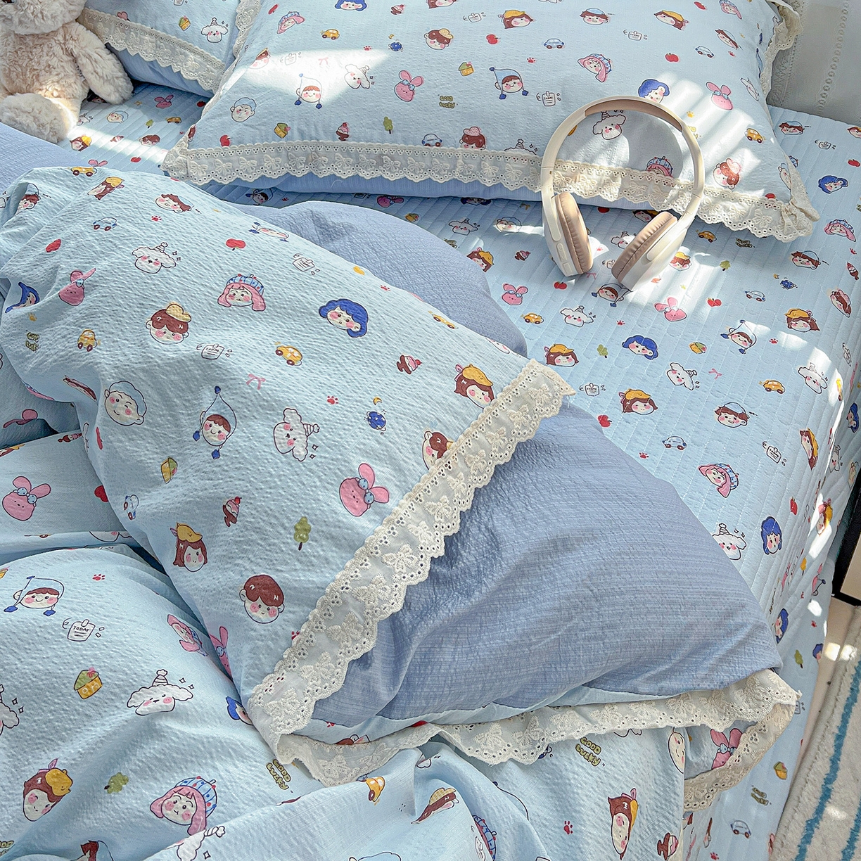 91家纺网 家纺一手货源 找家纺 富米莱（原臻工厂） 2025新款全棉蝴蝶花边热销款韩式云感亲肤棉床盖床裙四件套 阿呆-蓝（蝴蝶花边款）