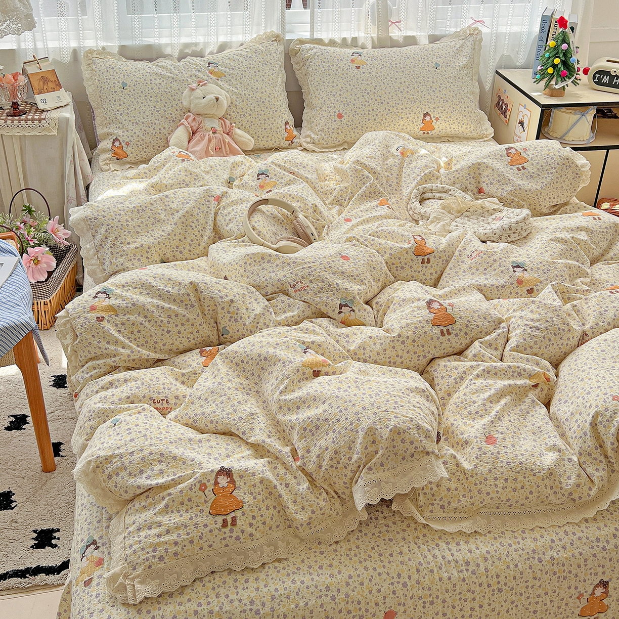 91家纺网 家纺一手货源 找家纺 富米莱（原臻工厂） 2025新款全棉蝴蝶花边热销款韩式云感亲肤棉床盖床裙四件套 可爱小女孩（蝴蝶花边款）