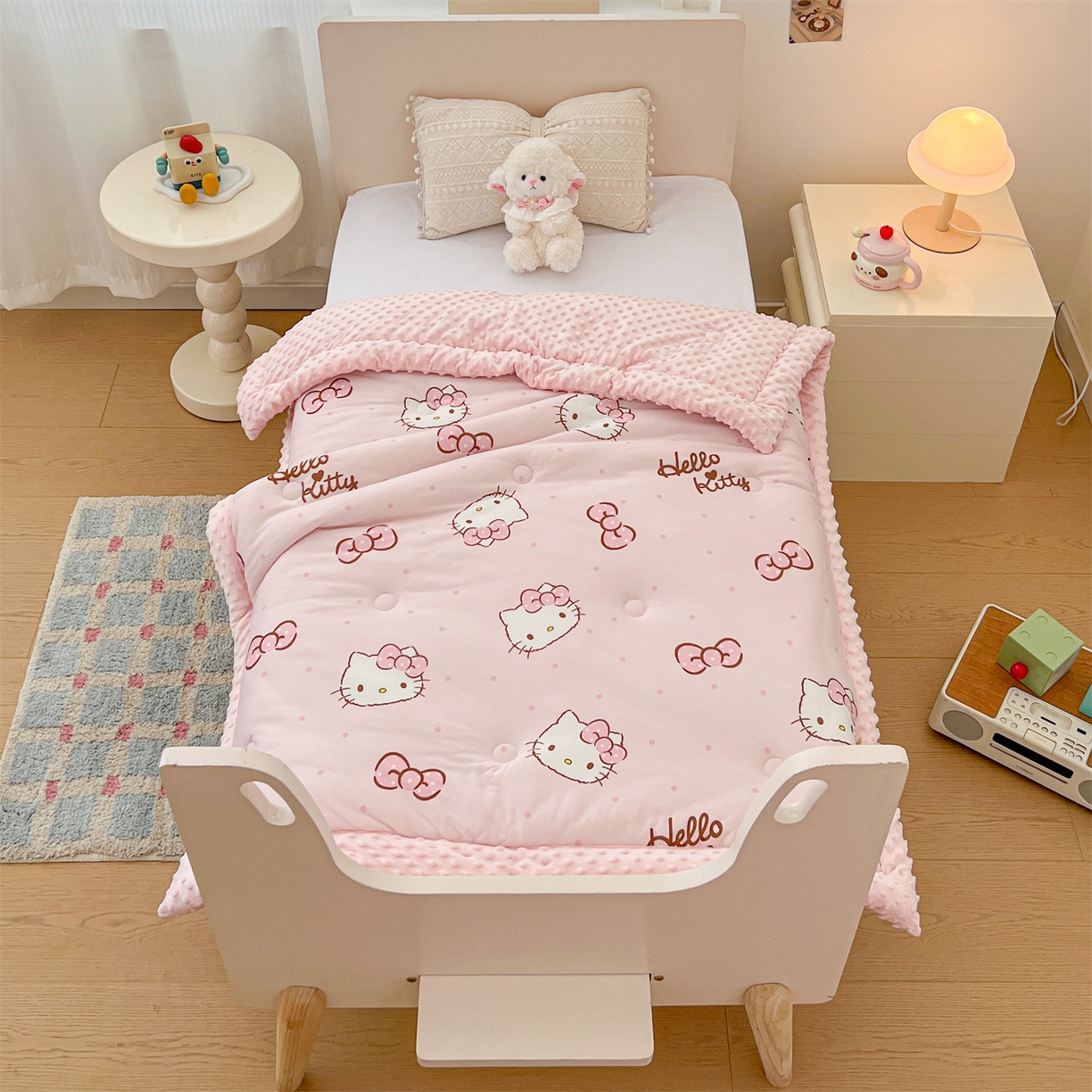 91家纺网 家纺一手货源 找家纺 名兮家居 2025秋冬新款母婴级经典奥特曼三丽鸥豆豆被 被子被芯 呆萌kt