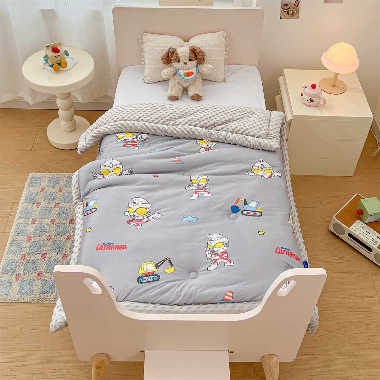 91家纺网 家纺一手货源 找家纺 名兮家居 2025秋冬新款母婴级经典奥特曼三丽鸥豆豆被 被子被芯 宇宙小分队