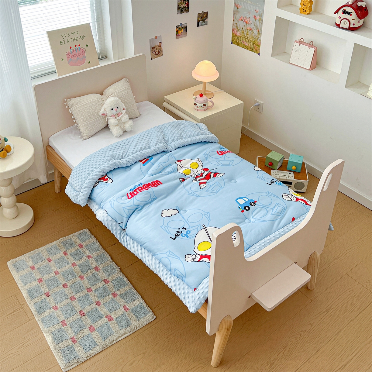 91家纺网 家纺一手货源 找家纺 名兮家居 2025秋冬新款母婴级经典奥特曼三丽鸥豆豆被 被子被芯 奥特兄弟