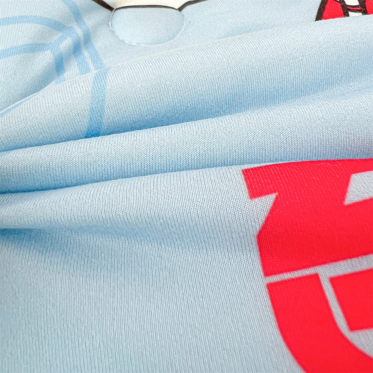 91家纺网 家纺一手货源 找家纺 名兮家居 2025秋冬新款母婴级经典奥特曼三丽鸥豆豆被 被子被芯 奥特兄弟