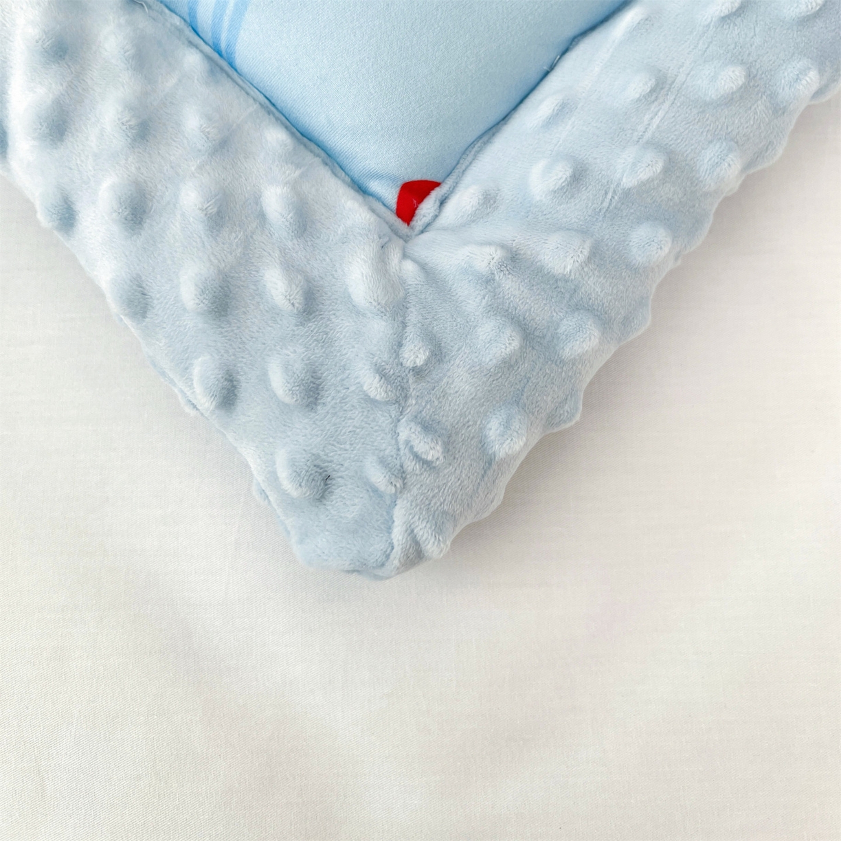 91家纺网 家纺一手货源 找家纺 名兮家居 2025秋冬新款母婴级经典奥特曼三丽鸥豆豆被 被子被芯 奥特兄弟