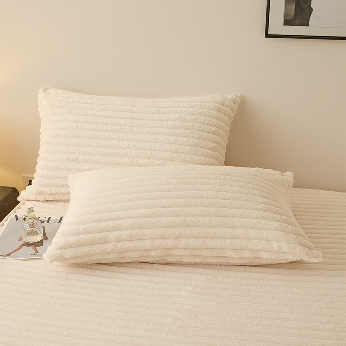 91家纺网 家纺一手货源 找家纺 欧邦 2025新款兔兔绒牛奶绒抽条床笠 抽条床笠-本白