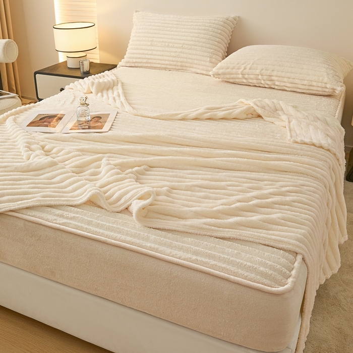 91家纺网 家纺一手货源 找家纺 欧邦 2025新款兔兔绒牛奶绒抽条床笠 抽条床笠-本白