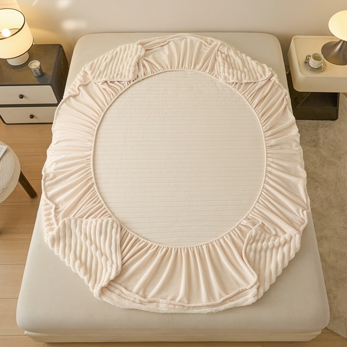 91家纺网 家纺一手货源 找家纺 欧邦 2025新款兔兔绒牛奶绒抽条床笠 抽条床笠-本白