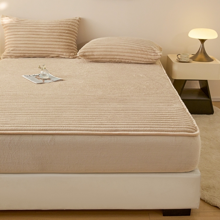 91家纺网 家纺一手货源 找家纺 欧邦 2025新款兔兔绒牛奶绒抽条床笠 抽条床笠-卡其