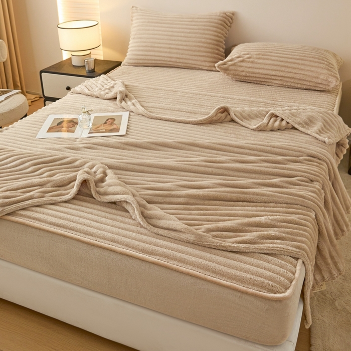 91家纺网 家纺一手货源 找家纺 欧邦 2025新款兔兔绒牛奶绒抽条床笠 抽条床笠-卡其