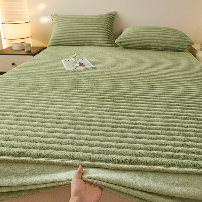 91家纺网 家纺一手货源 找家纺 欧邦 2025新款兔兔绒牛奶绒抽条床笠 抽条床笠-绿茶