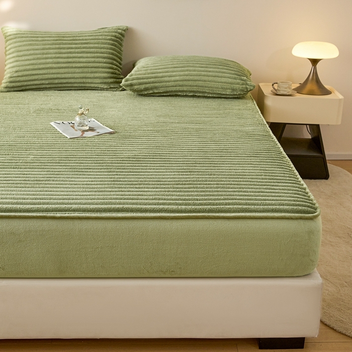 91家纺网 家纺一手货源 找家纺 欧邦 2025新款兔兔绒牛奶绒抽条床笠 抽条床笠-绿茶