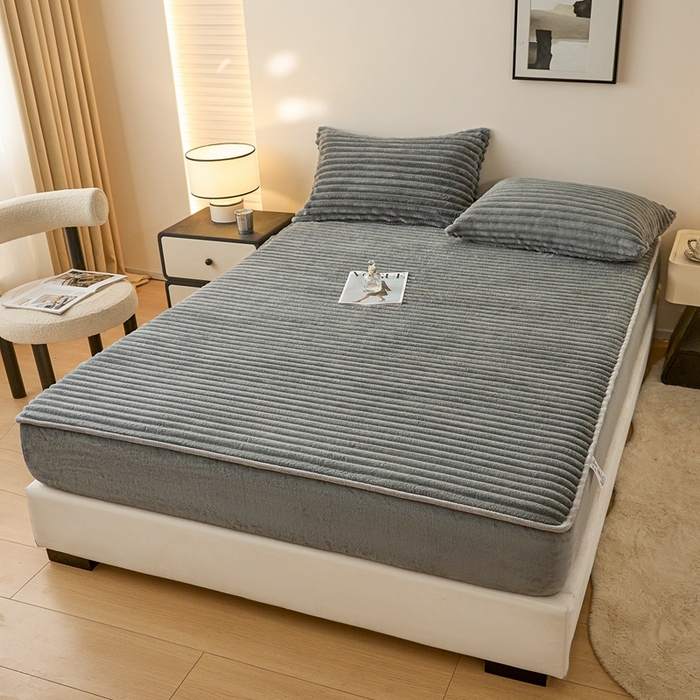 91家纺网 家纺一手货源 找家纺 欧邦 2025新款兔兔绒牛奶绒抽条床笠 抽条床笠-深灰