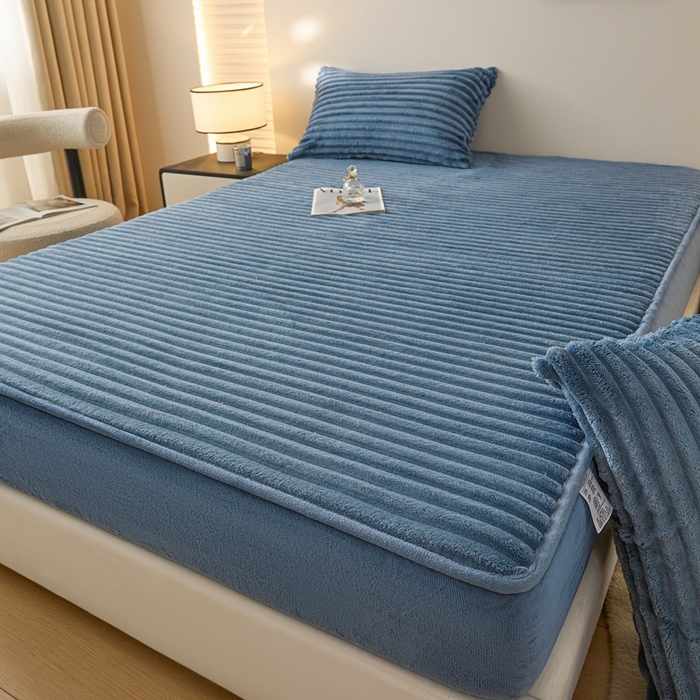 91家纺网 家纺一手货源 找家纺 欧邦 2025新款兔兔绒牛奶绒抽条床笠 抽条床笠-深蓝